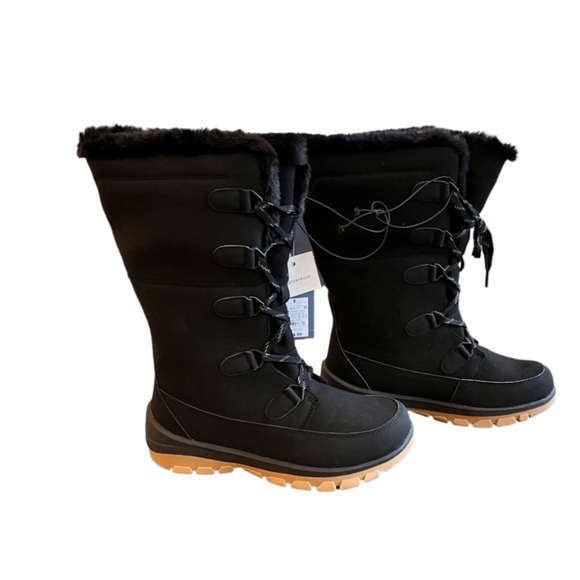 Women’s Carla waterproof winter boots by Universal Thread. - Picture 5 of 10